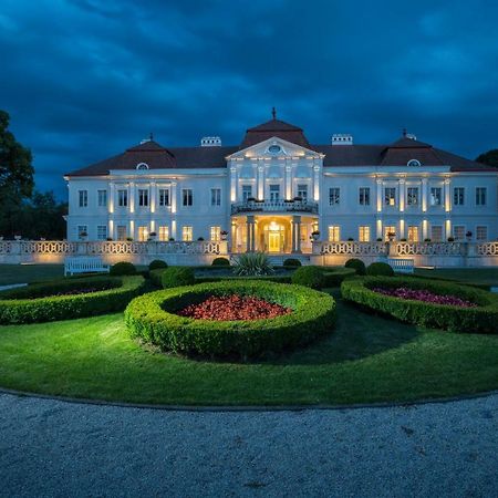 Art Hotel Kastiel Tomasov Экстерьер фото