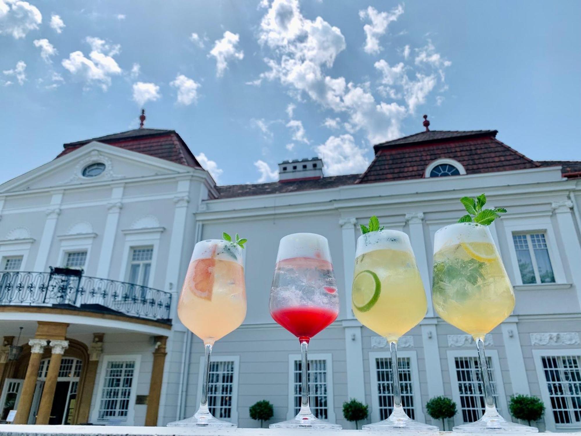 Art Hotel Kastiel Tomasov Экстерьер фото