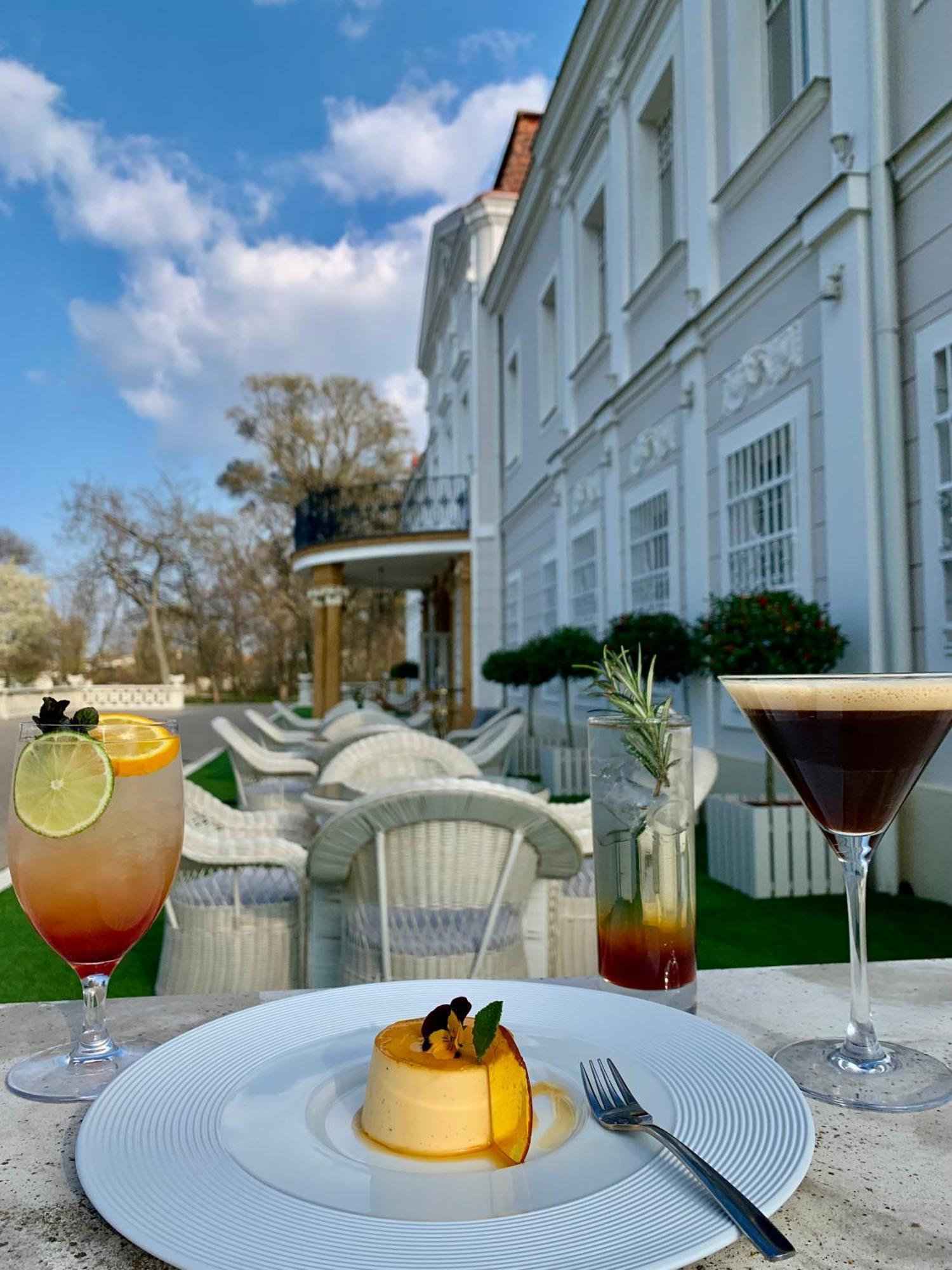 Art Hotel Kastiel Tomasov Экстерьер фото
