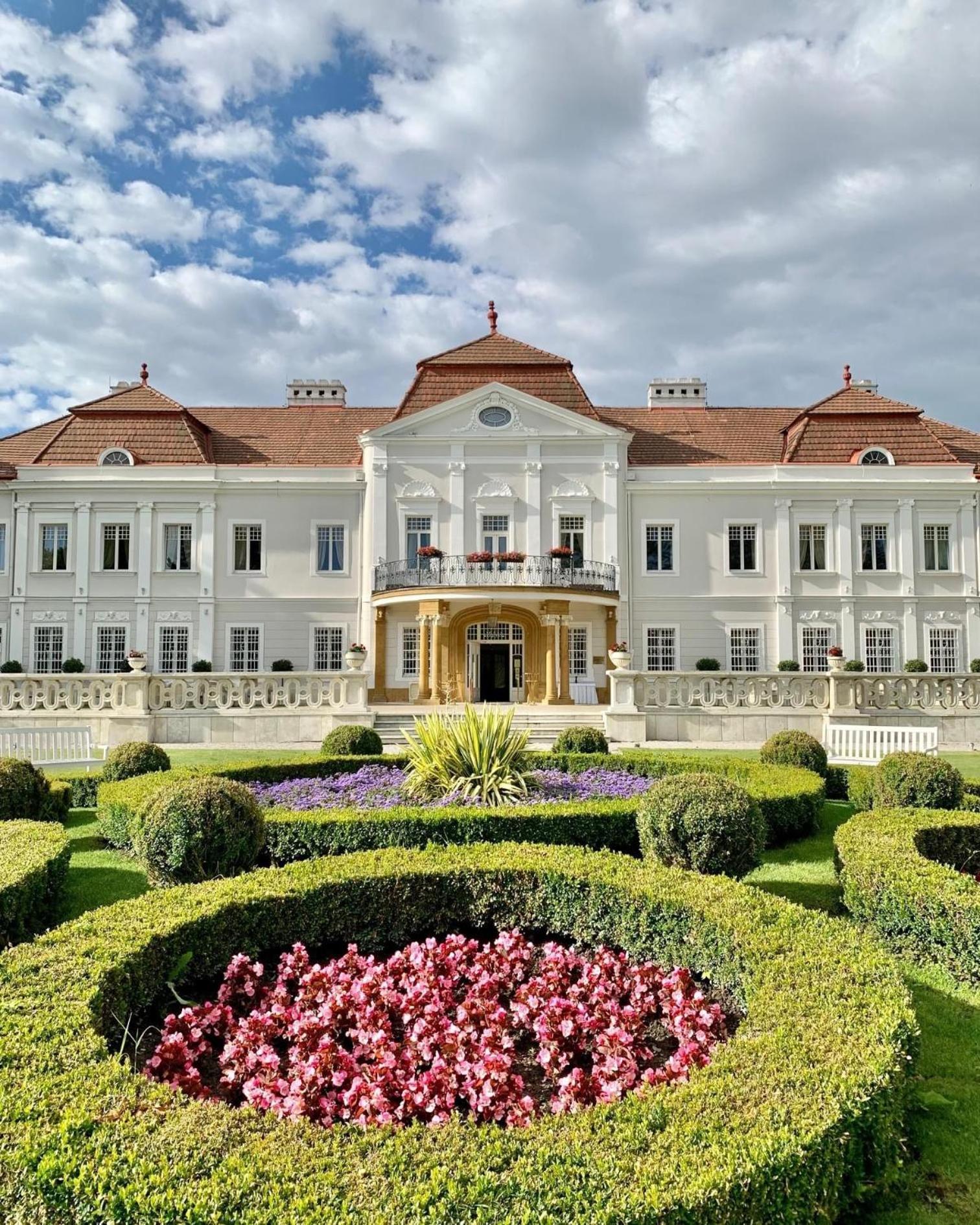 Art Hotel Kastiel Tomasov Экстерьер фото