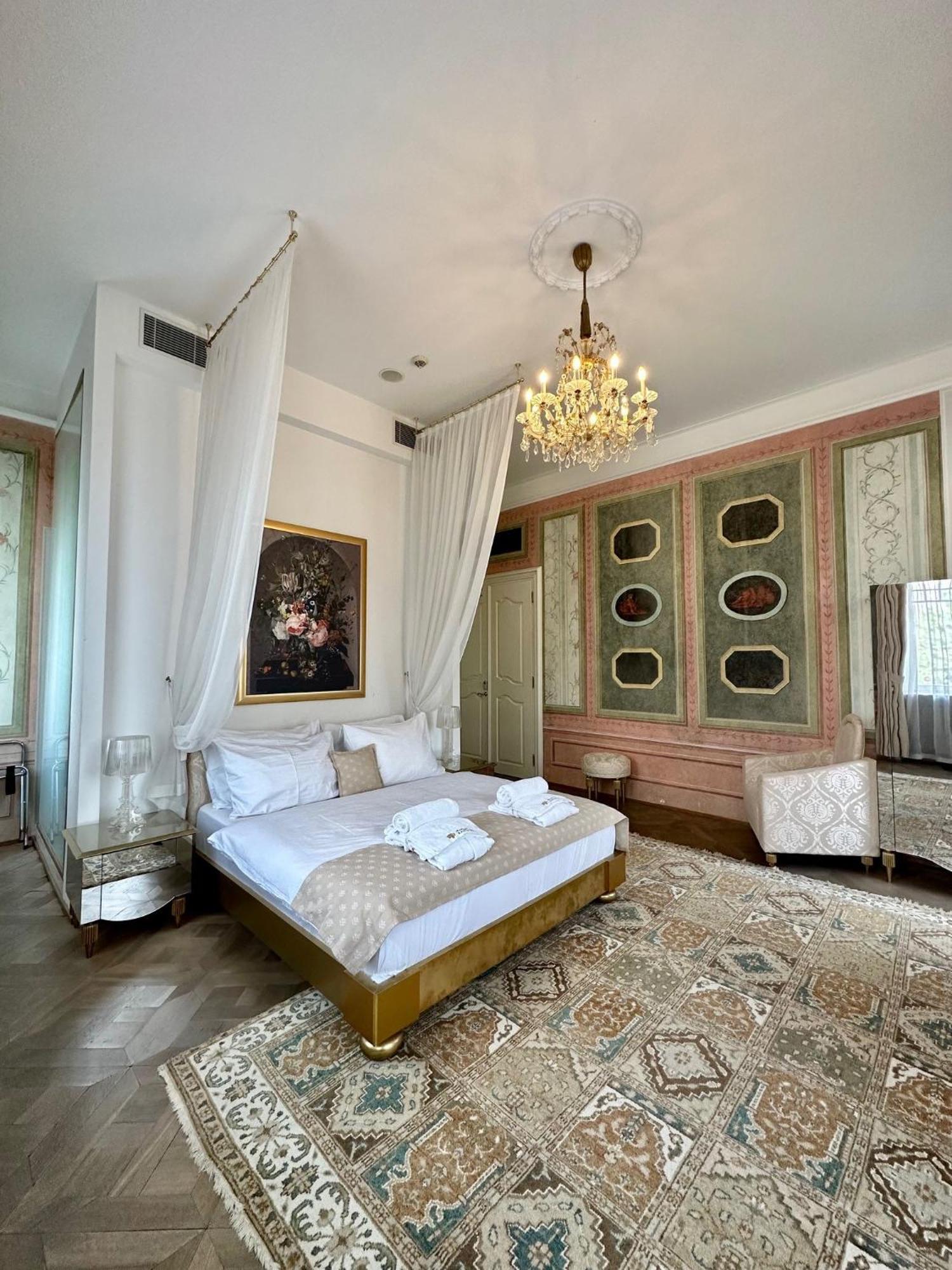 Art Hotel Kastiel Tomasov Экстерьер фото