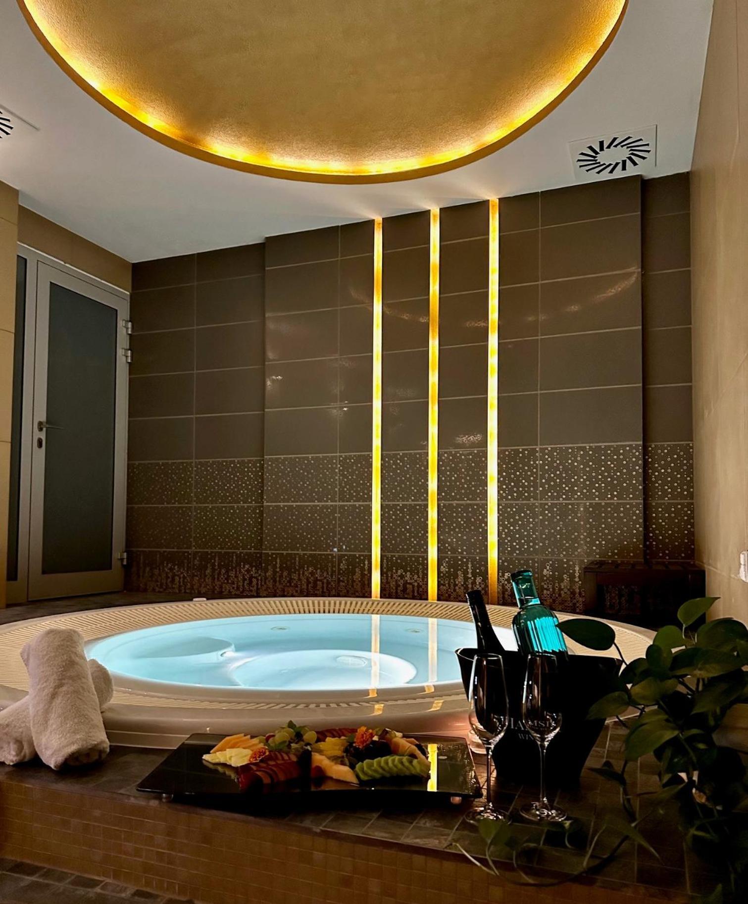 Art Hotel Kastiel Tomasov Экстерьер фото