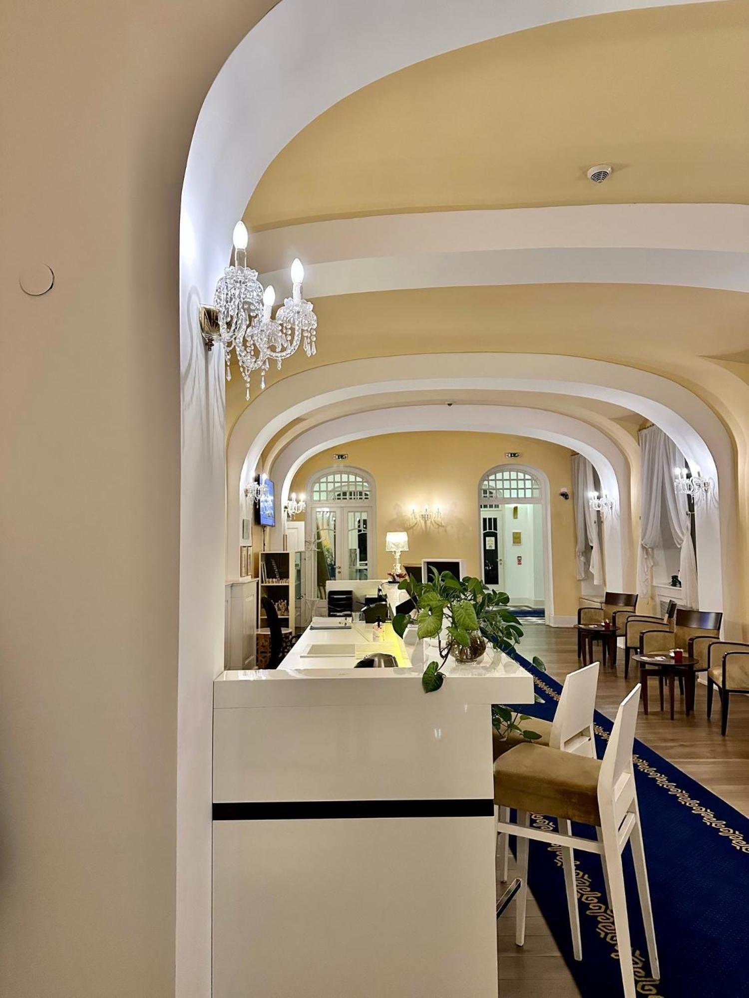 Art Hotel Kastiel Tomasov Экстерьер фото