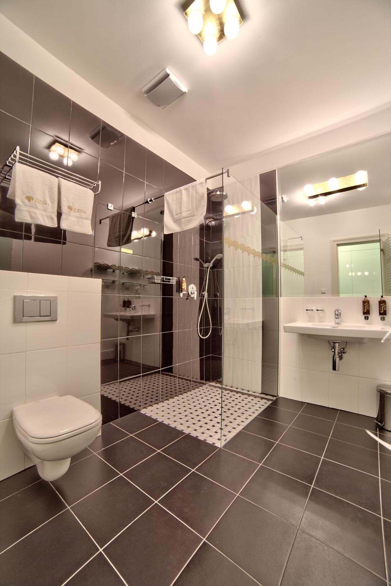 Art Hotel Kastiel Tomasov Экстерьер фото