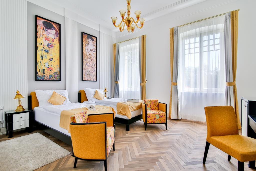 Art Hotel Kastiel Tomasov Экстерьер фото