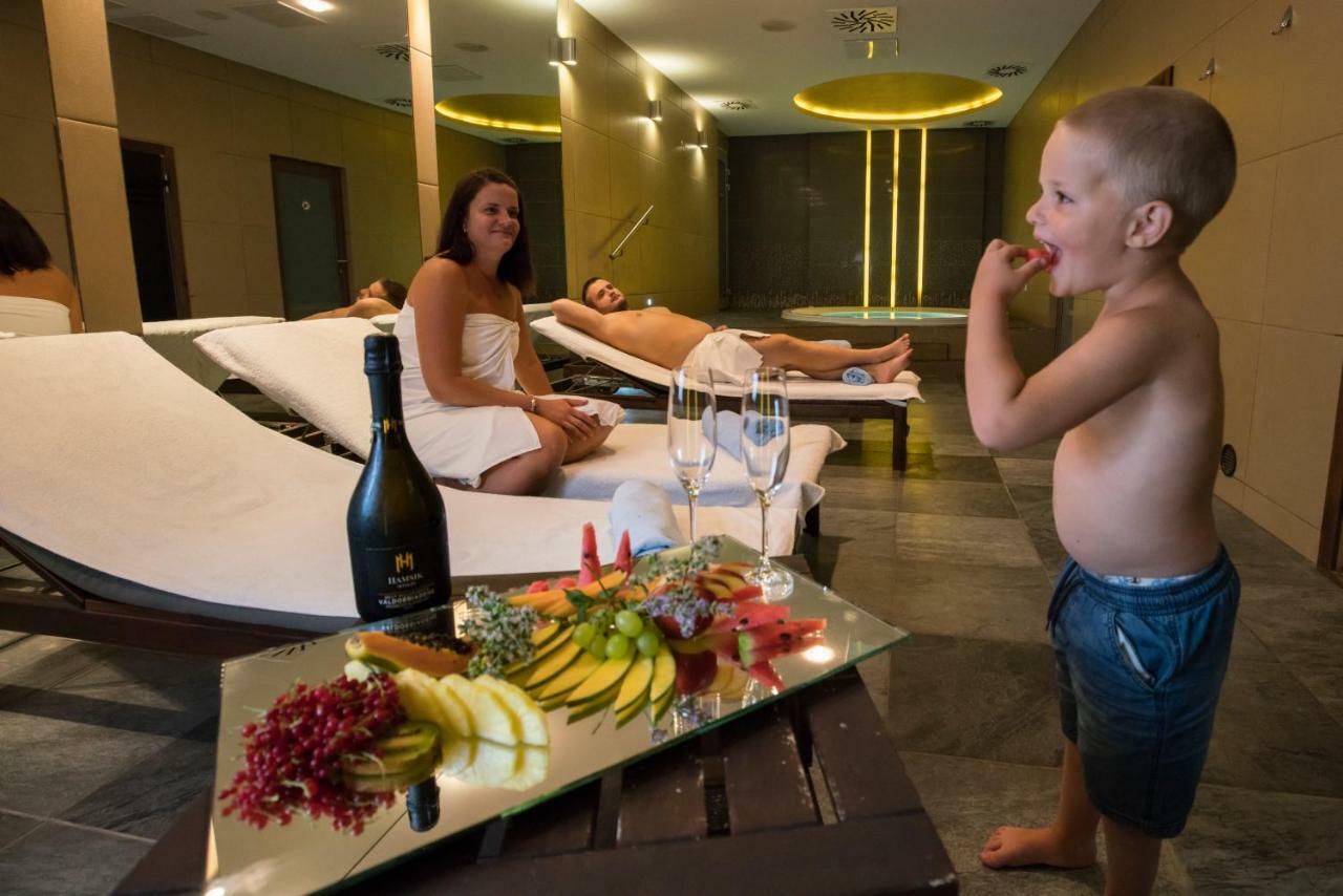 Art Hotel Kastiel Tomasov Экстерьер фото