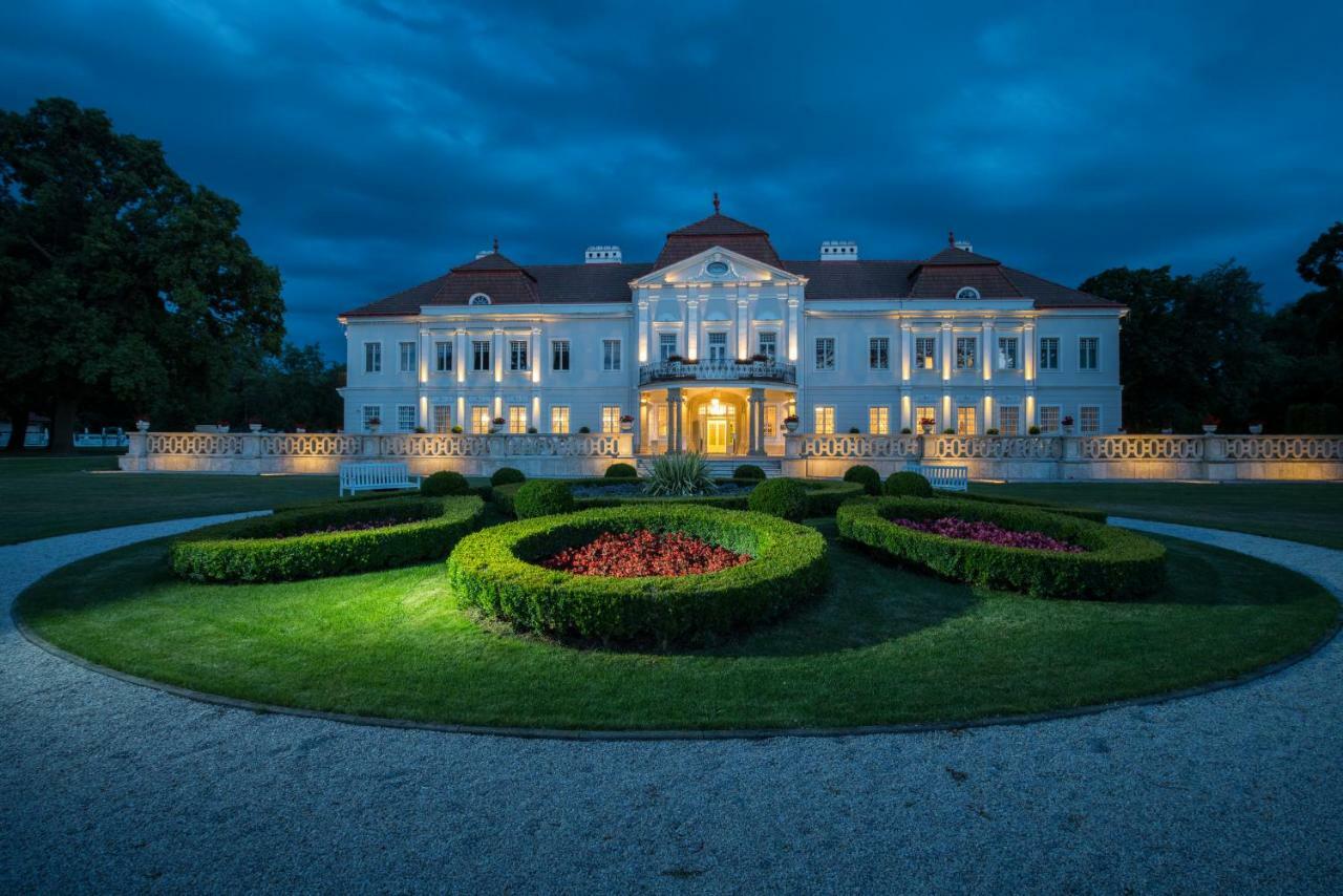 Art Hotel Kastiel Tomasov Экстерьер фото